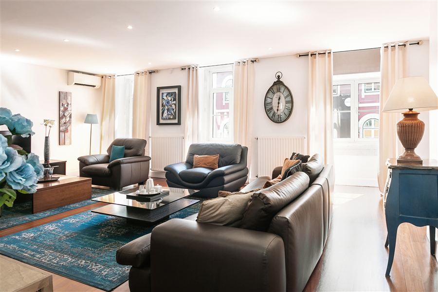 Bleu, a superior two-bedroom apartment in Chiado, Lisbon — living room