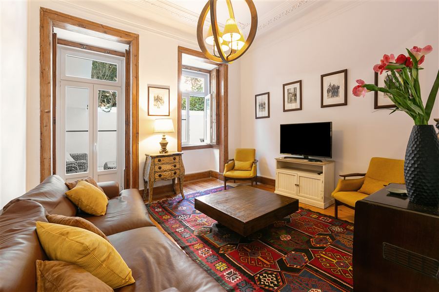 Flores, a three-bedroom apartment in Príncipe Real, Lisbon — living room