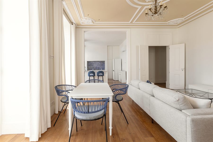 Santos 3A, a two-bedroom apartment in Santos, Lisbon — dining area